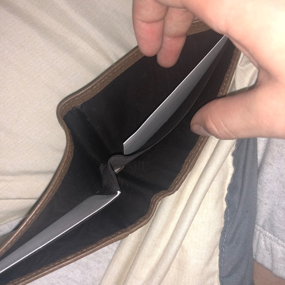 Authentic Gucci wallet - Picture 7 of 7